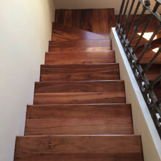 Comintecc-PisoMadera-Escalera2.jpg Comintecc-PisoMadera-Escalera2.jpg